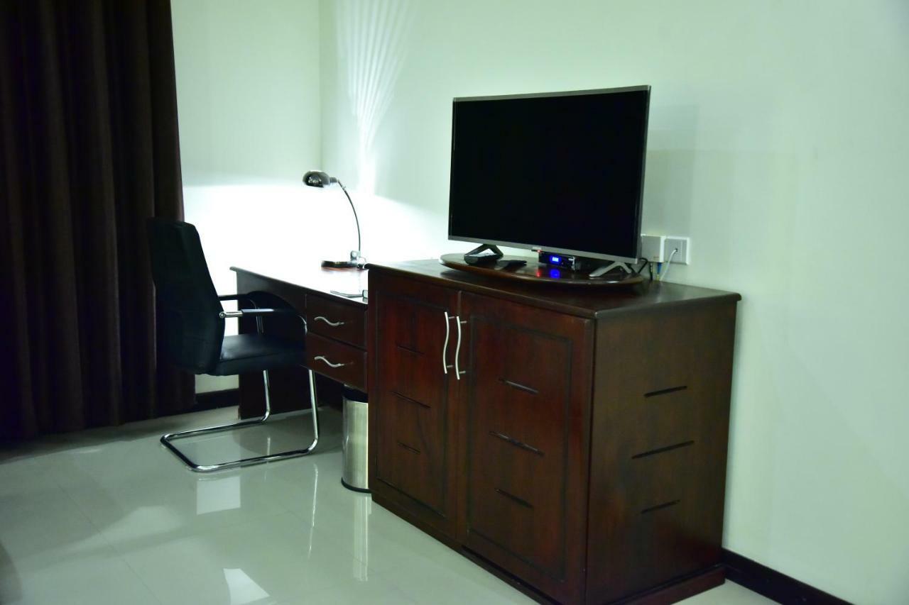 Hotel Blue Sapphire Dar-es-Salaam Eksteriør bilde